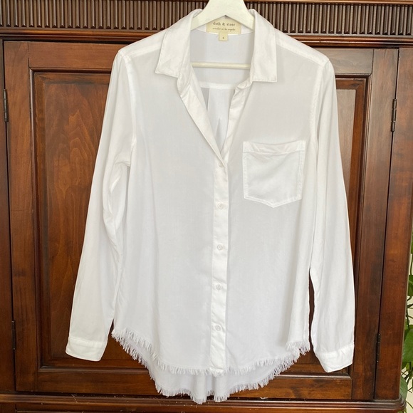 cloth & stone Tops - Cloth & Stone X Anthropologie Boyfriend Shirt with raw hem fringe button down